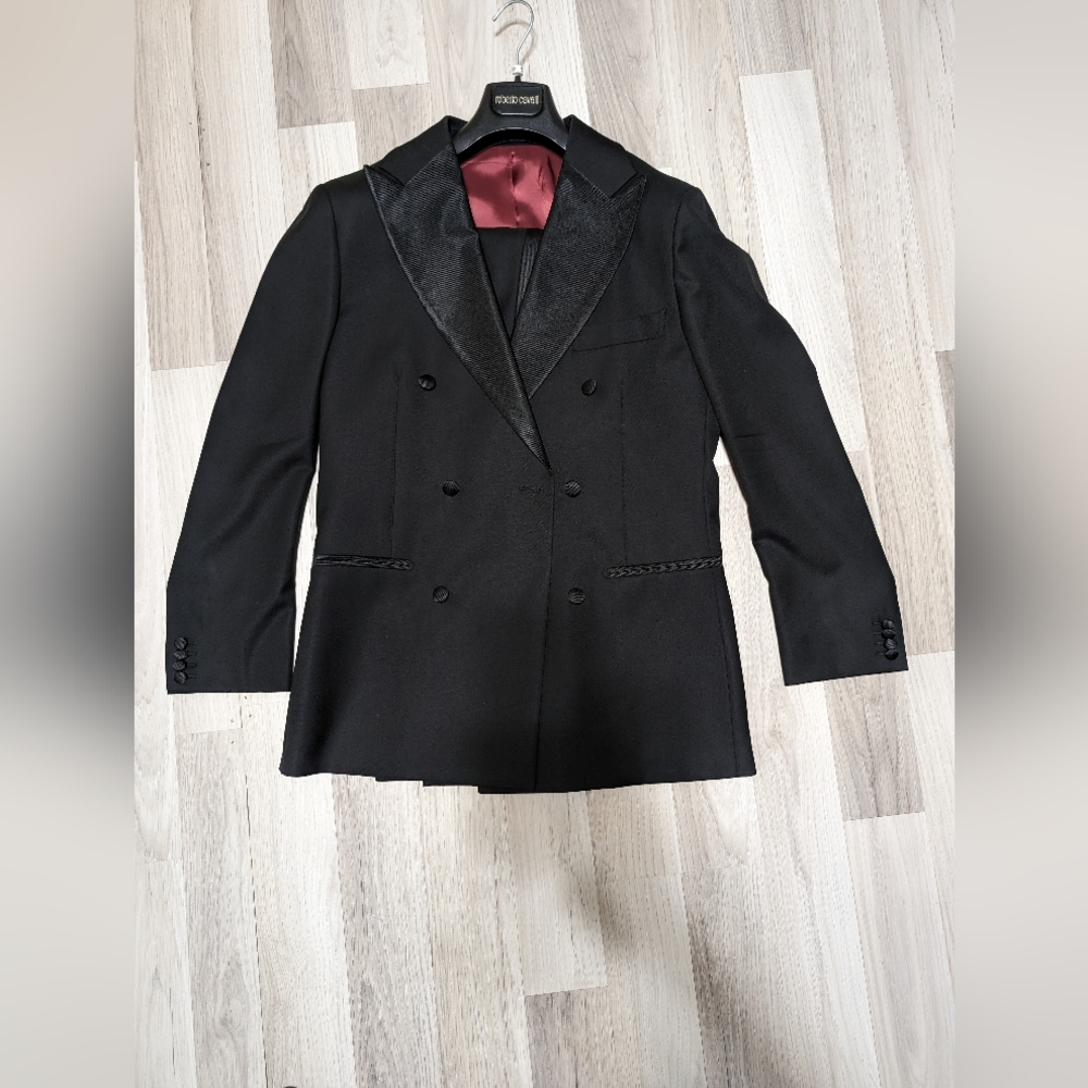 Suitsupply tuxedo
